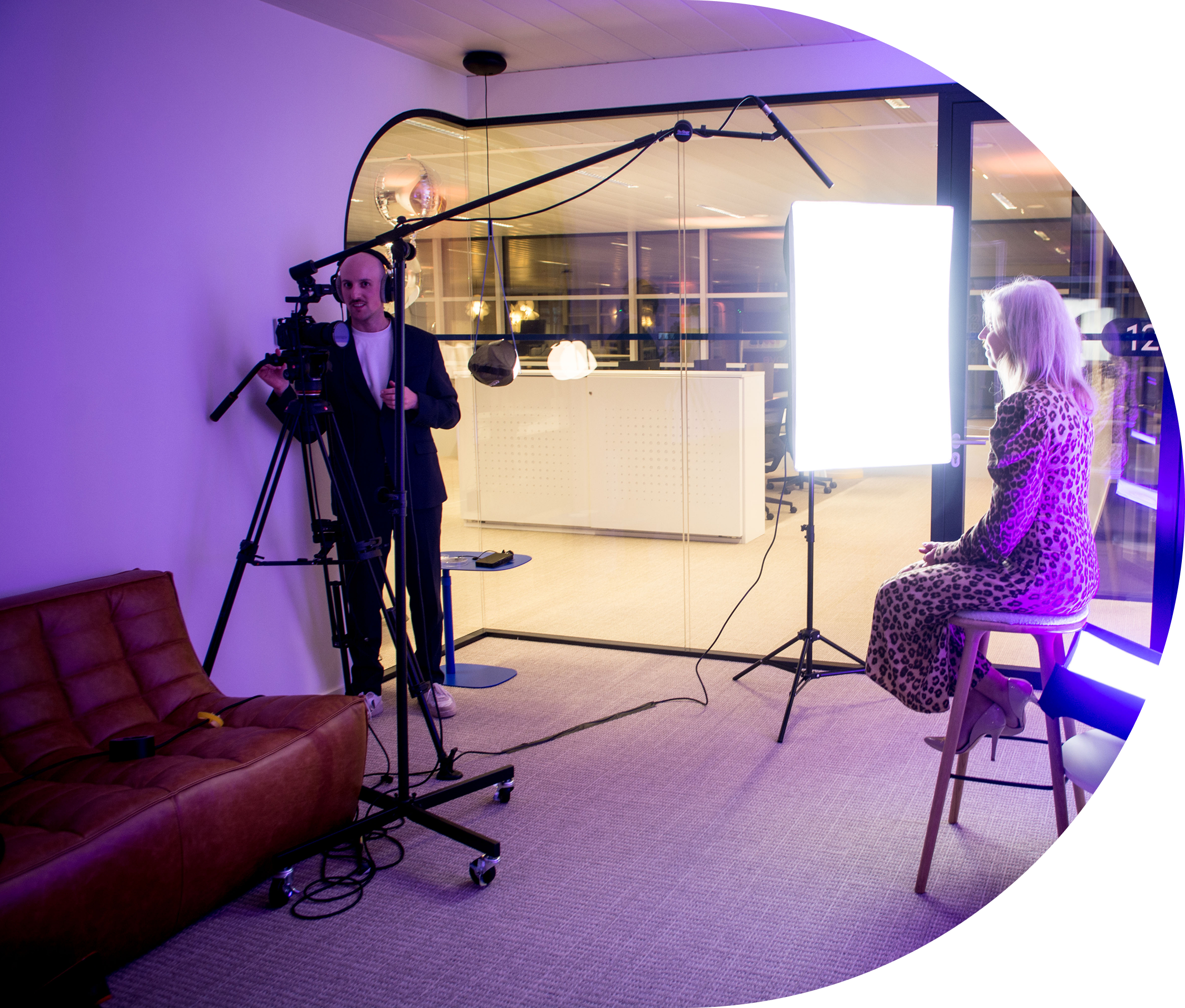 Capsule Slice Podcast - Content Valerie Yassine Microphone - Transparent Background
