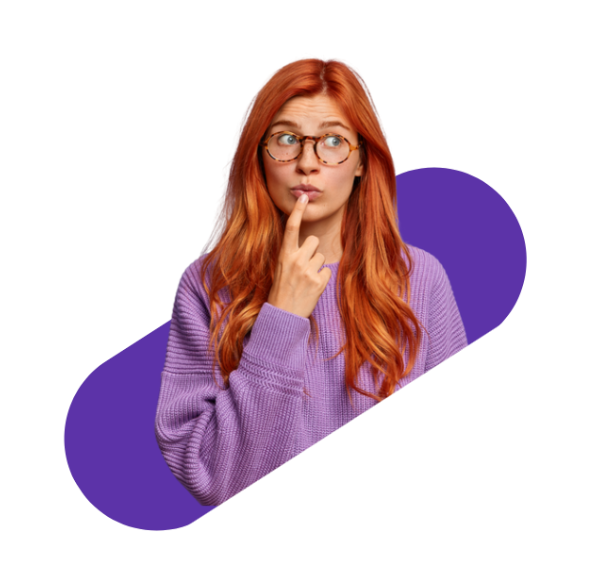 vragende vrouw die haar vinger op de mond legt en naar rechts kijkt